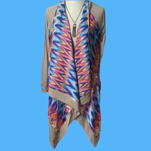 Vertigo Paris Sweaters - NWTs Vertigo Paris/BCBG Taupe & Rainbow Cardigan L